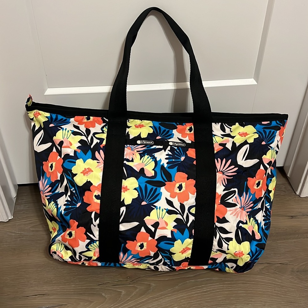 LeSportsac Alameda 3901 East/West Tote Bag and Pouch Set NWT - Picture 1 of 13